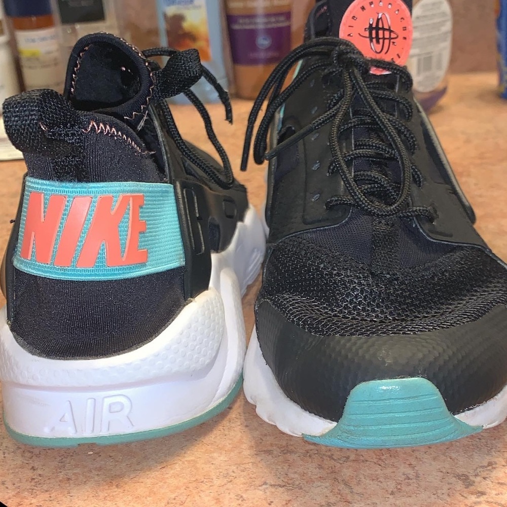 Nike tennis shoes paid $80 asking for $40